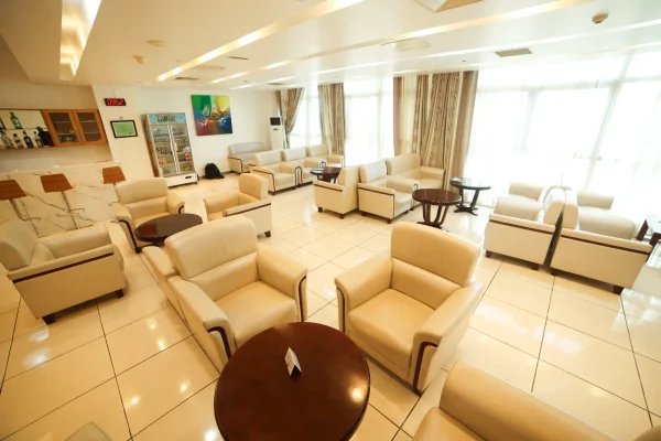 SALON PLUS